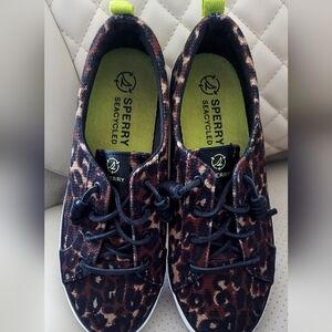 Sperry Animal Print Casual Shoes SZ 8.5 NEW
